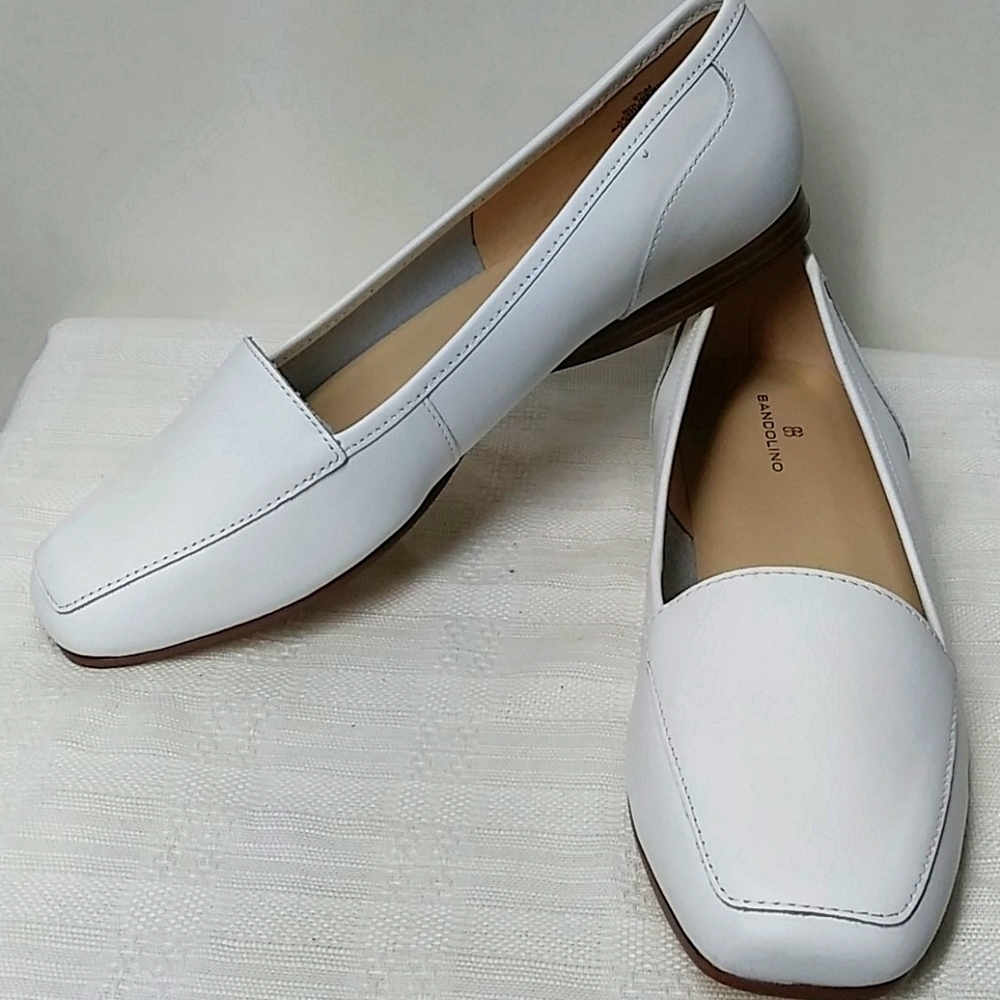 (NWOT) Bandolino Liberty flats.